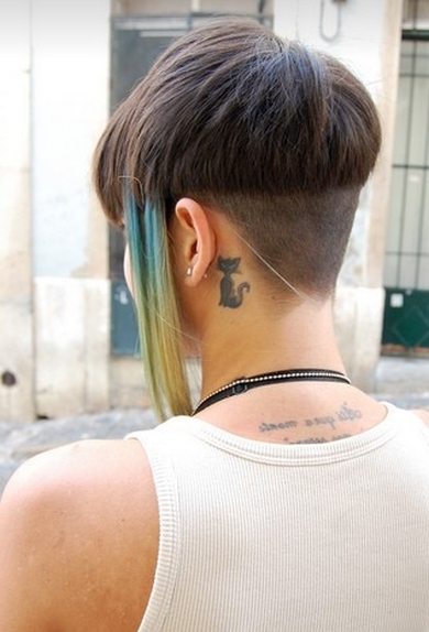 wygolony tył asymetrycznej fryzury krótkiej, uczesanie damskie zdjęcie numer 120A